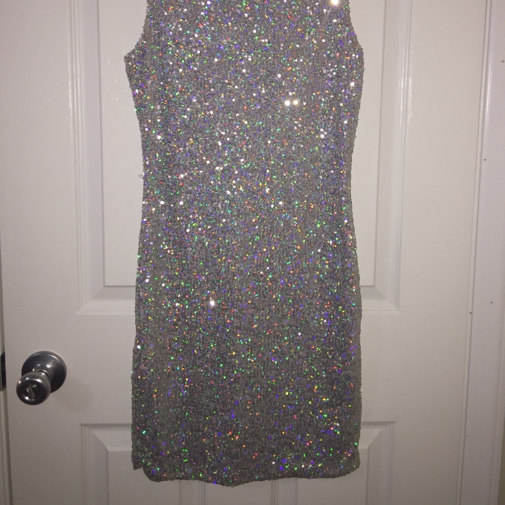 Dress - Picture 2 of 2